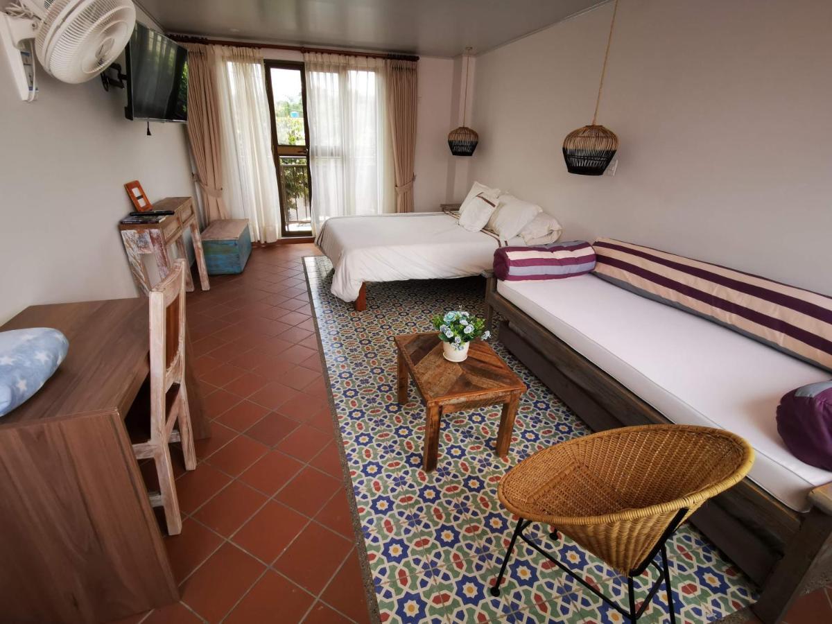 Estudio con sofá cama